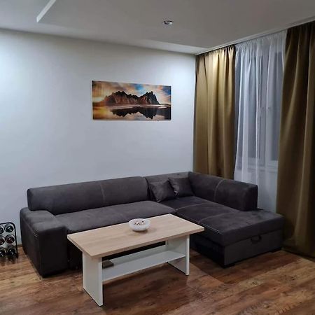 Apartament Apartman Centrum Mi Michalovce Zewnętrze zdjęcie